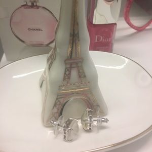 ♠️ KATE SPADE ♠️ NWT Mother of pearl like earrings